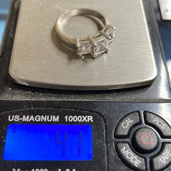 Sterling Silver over 3 carat TW 3 Stone Quartz Princess Cut Chunky Wide Band - Picture 12 of 12